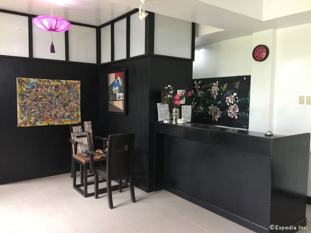LA PERNELA BEACHFRONT RESORT 4/42