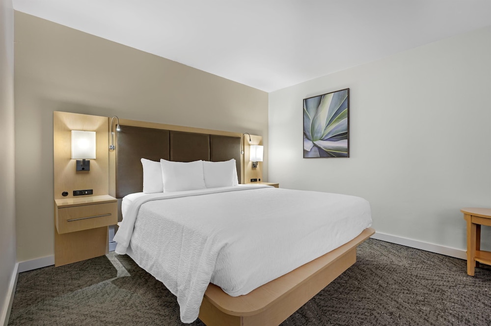 Standard, King Bed, Courtyard View, Sofa, Best Western Plus South Coast Inn 2/4
