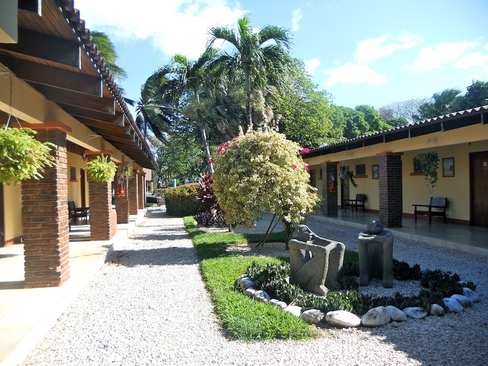 Las Espuelas Hotel 1/54