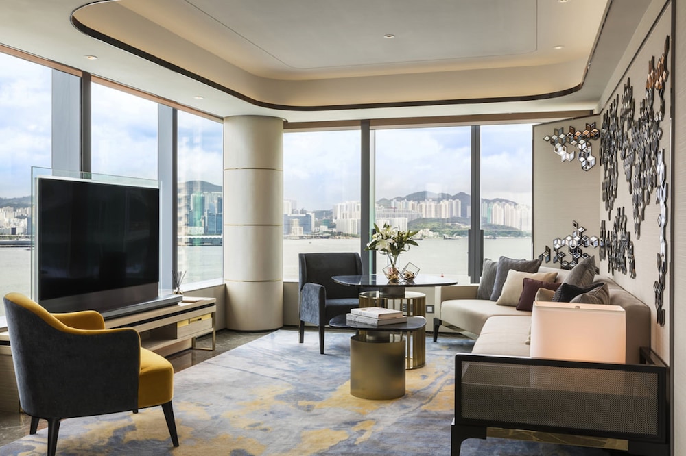 Hyatt Centric Victoria Harbour 45/70