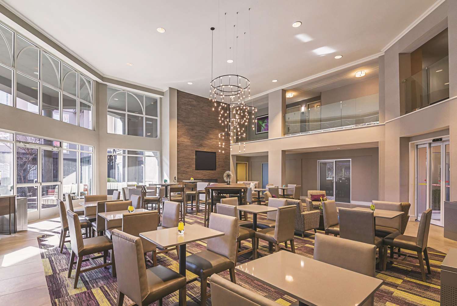 La Quinta Inn and Suites by Wyndham Austin Near The Domain 40/52