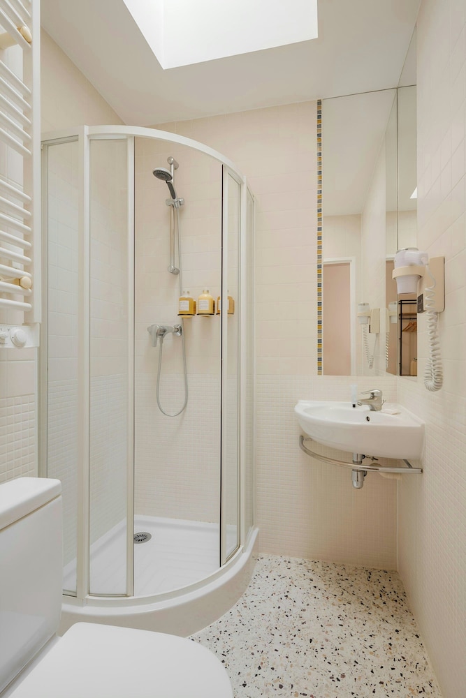 Quintinie Hotel 15th Arrondissement, Sonder by Marriott Bonvoy 42/50