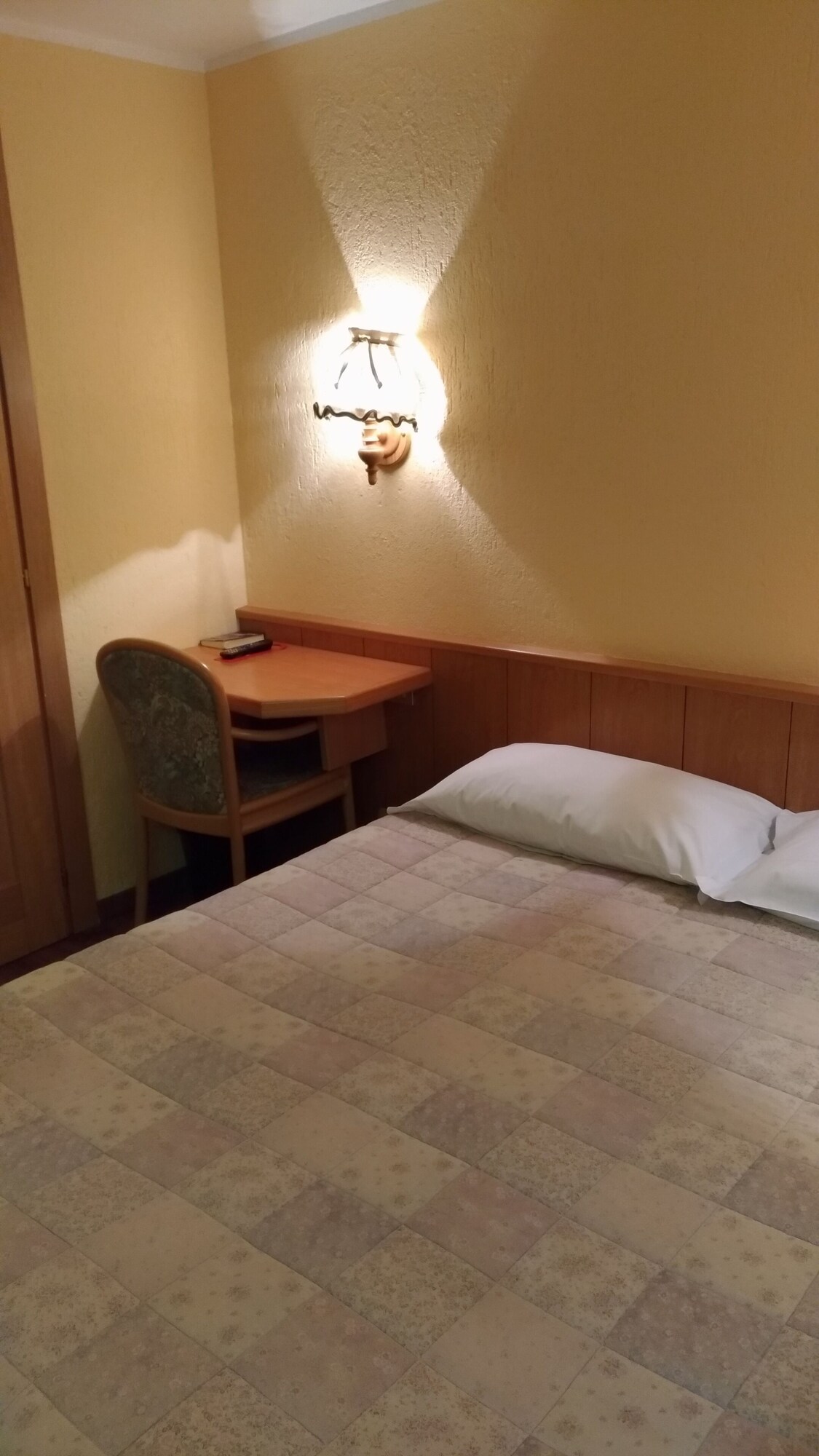 ECONOMY, DOUBLE BED