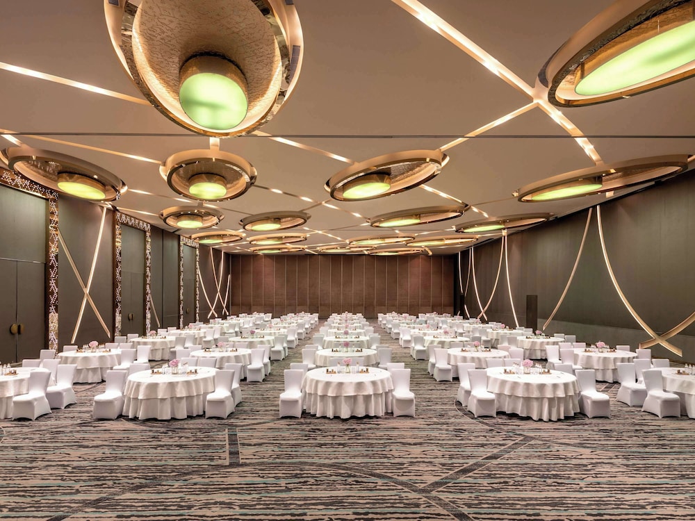 Novotel New Delhi Aerocity 38/64