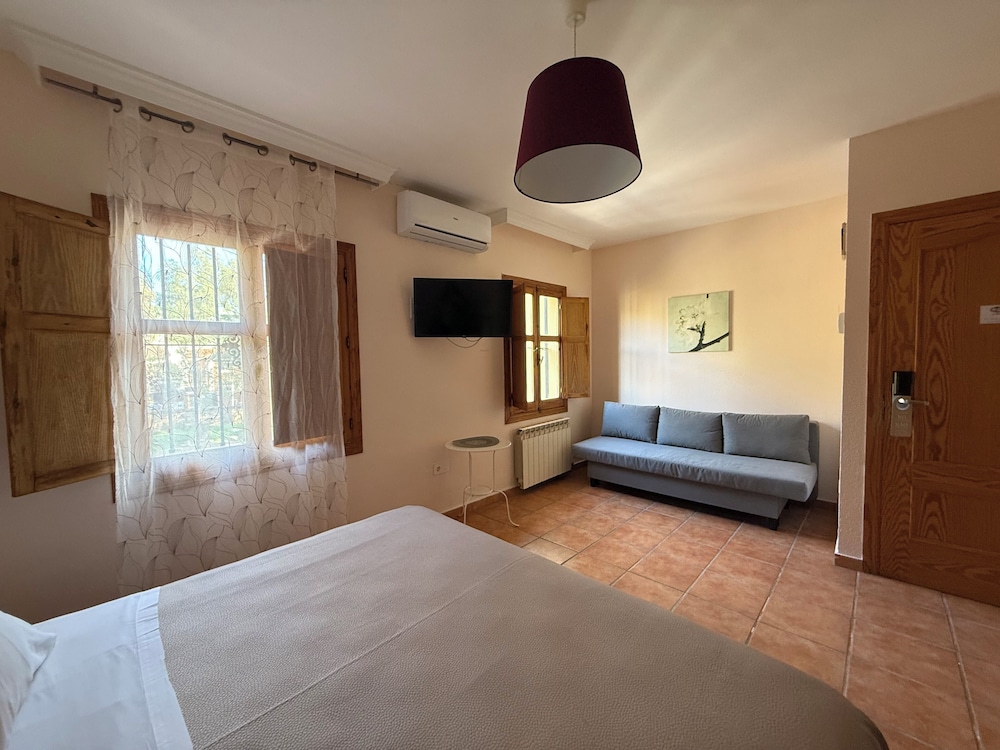 Hostal Moscatel 17/50