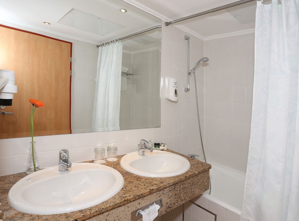 Danubius Hotel Helia 7/54