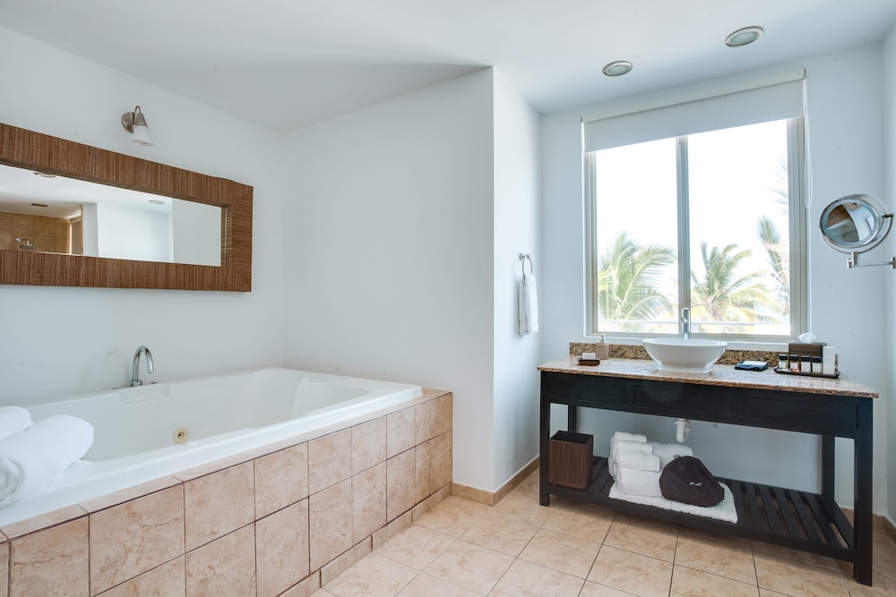 3 BEDROOMS, LUXURY, VILLA, TERRACE