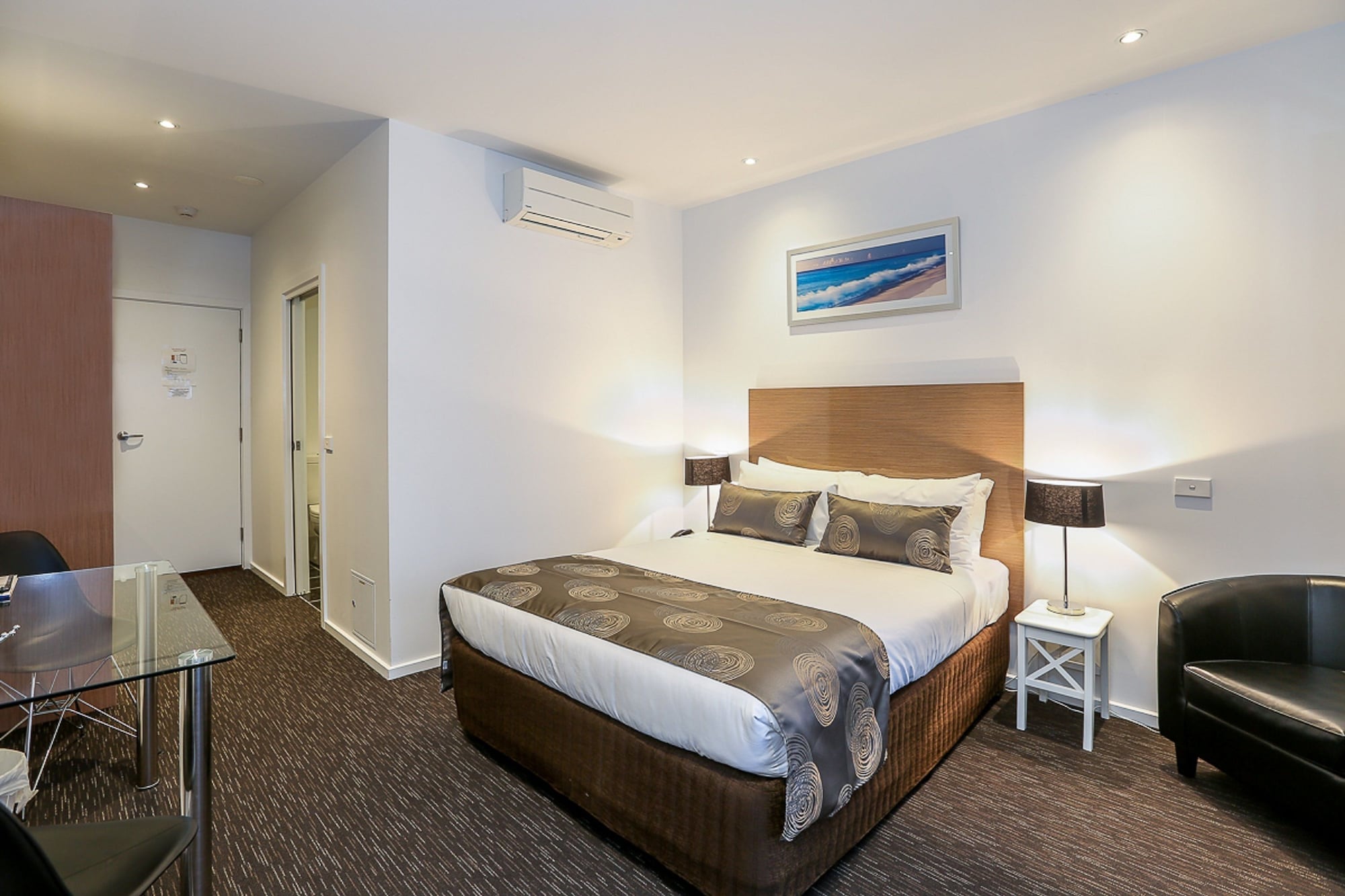 Spa, Queen Bed, Bay View
