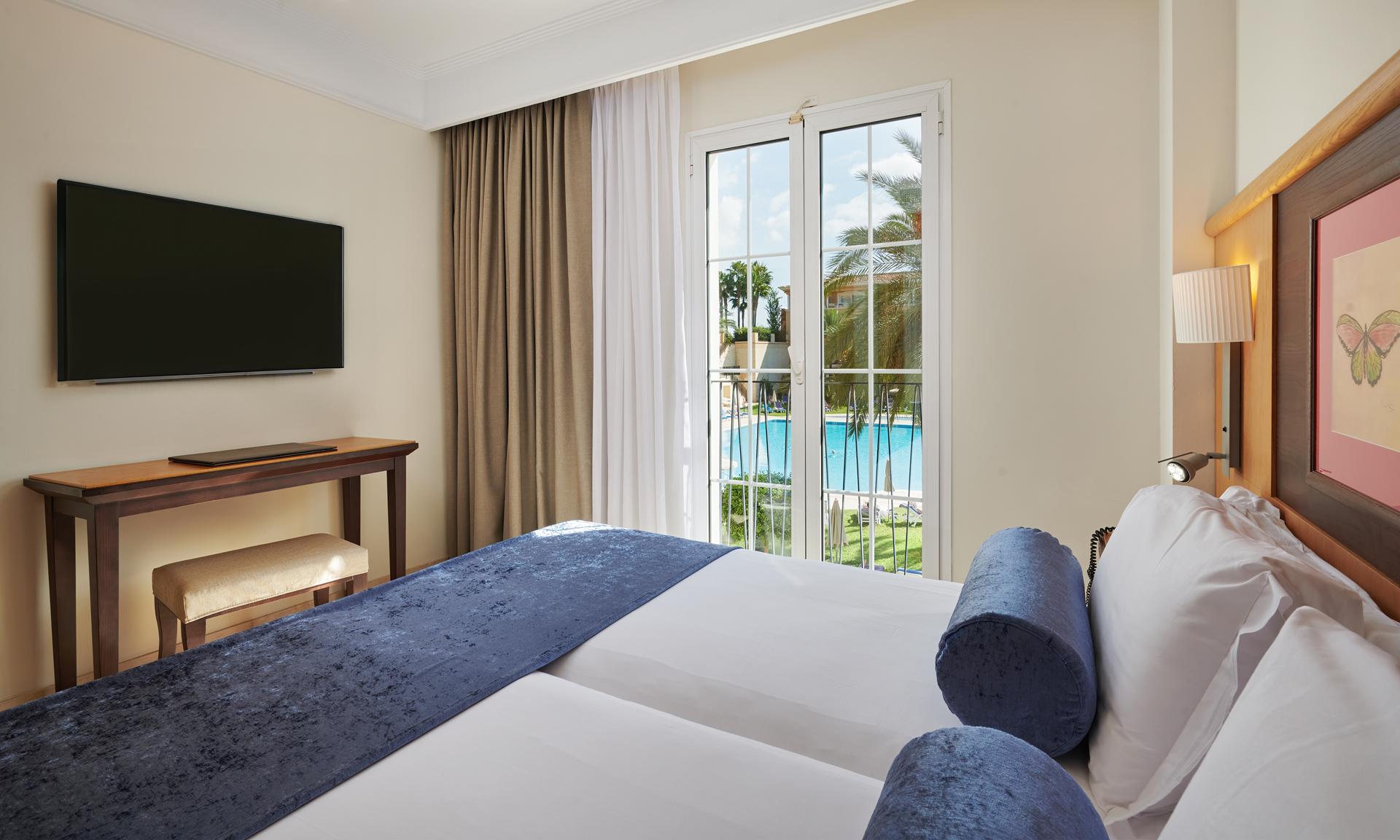 Suite, Pool View, Balcony or Terrace
