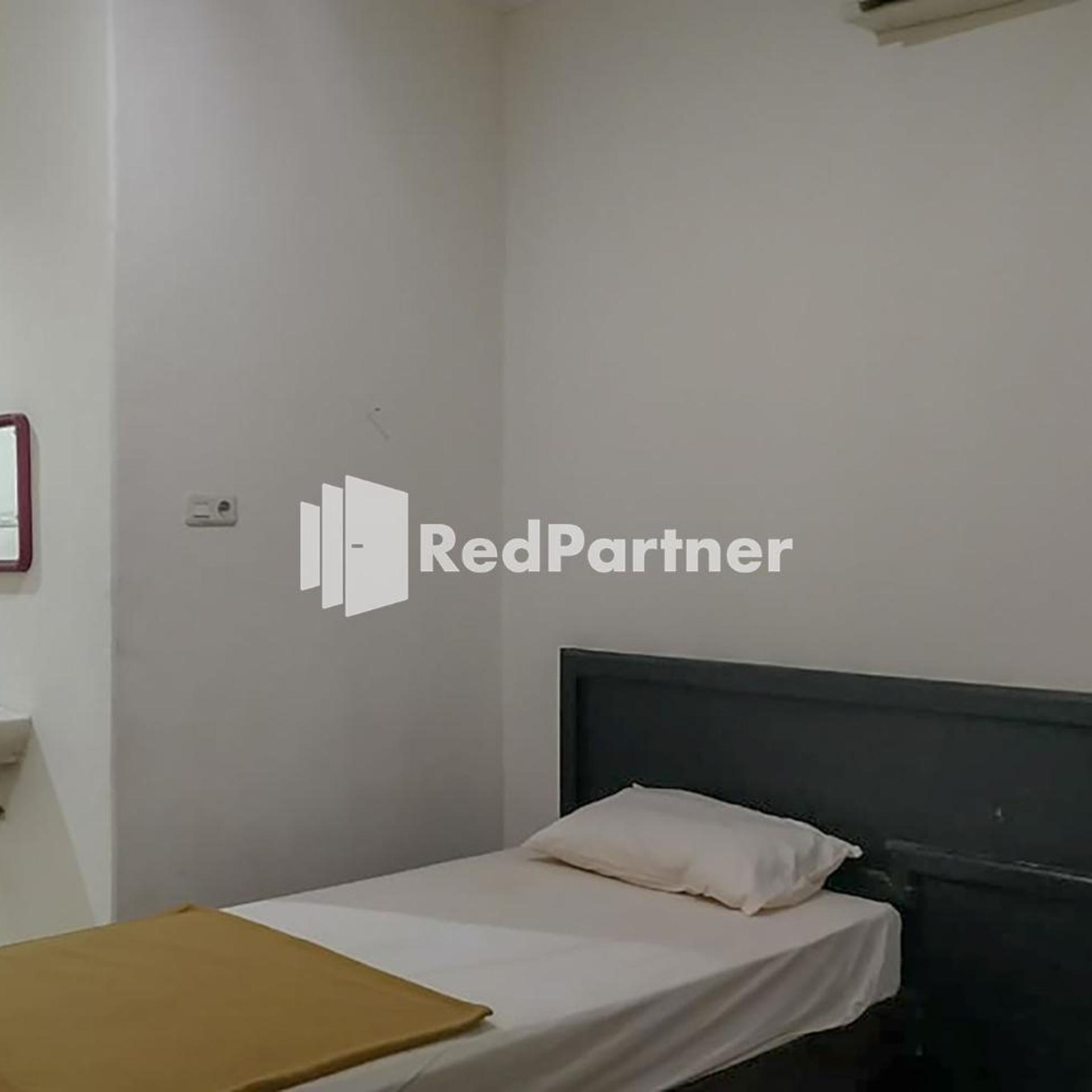 غرفة بسريرين منفصلين