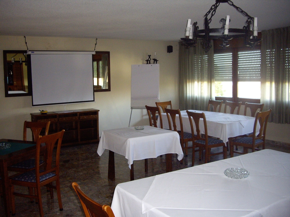 HOSTAL SIETE PICOS 33/46