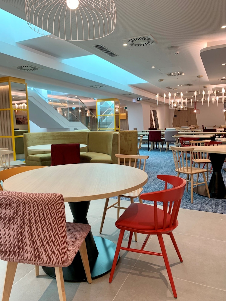 Hampton By Hilton Barcelona Fira Gran Via 32/49