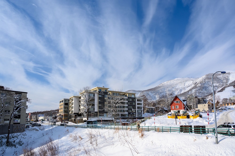 Chatrium Niseko 60/67