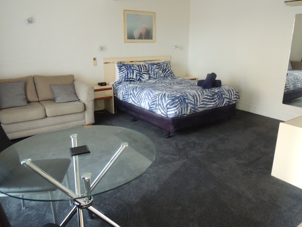 ARGYLE TERRACE MOTOR INN 28/38