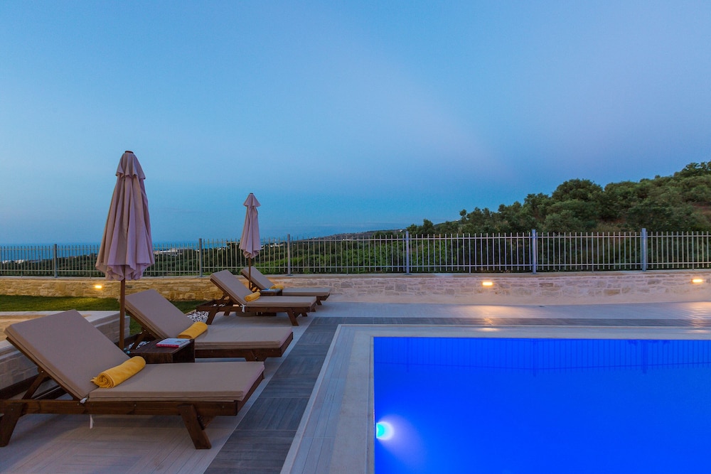 Vigla Suites 52/58