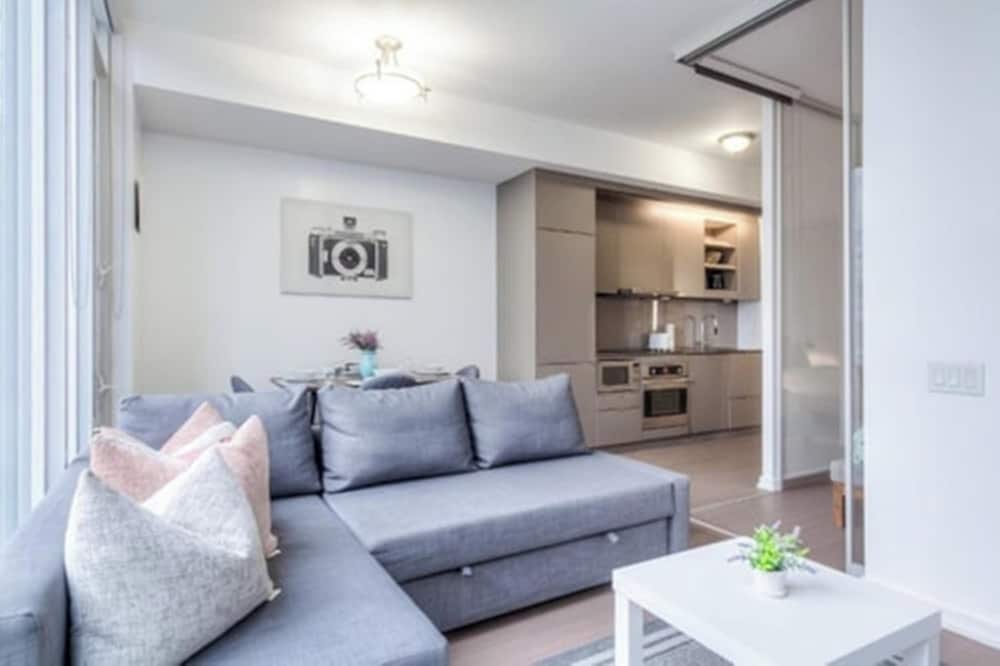 Peter Street Downtown Toronto Suites 8/13