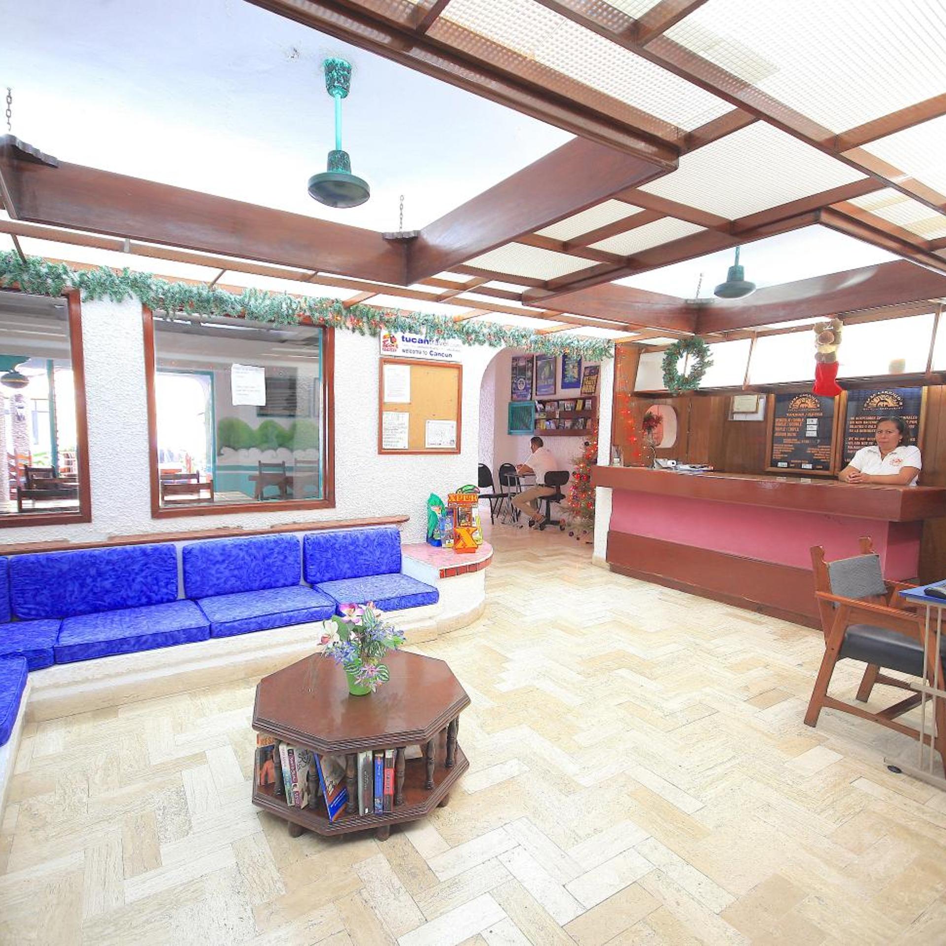 Hotel Carrillos 18/25