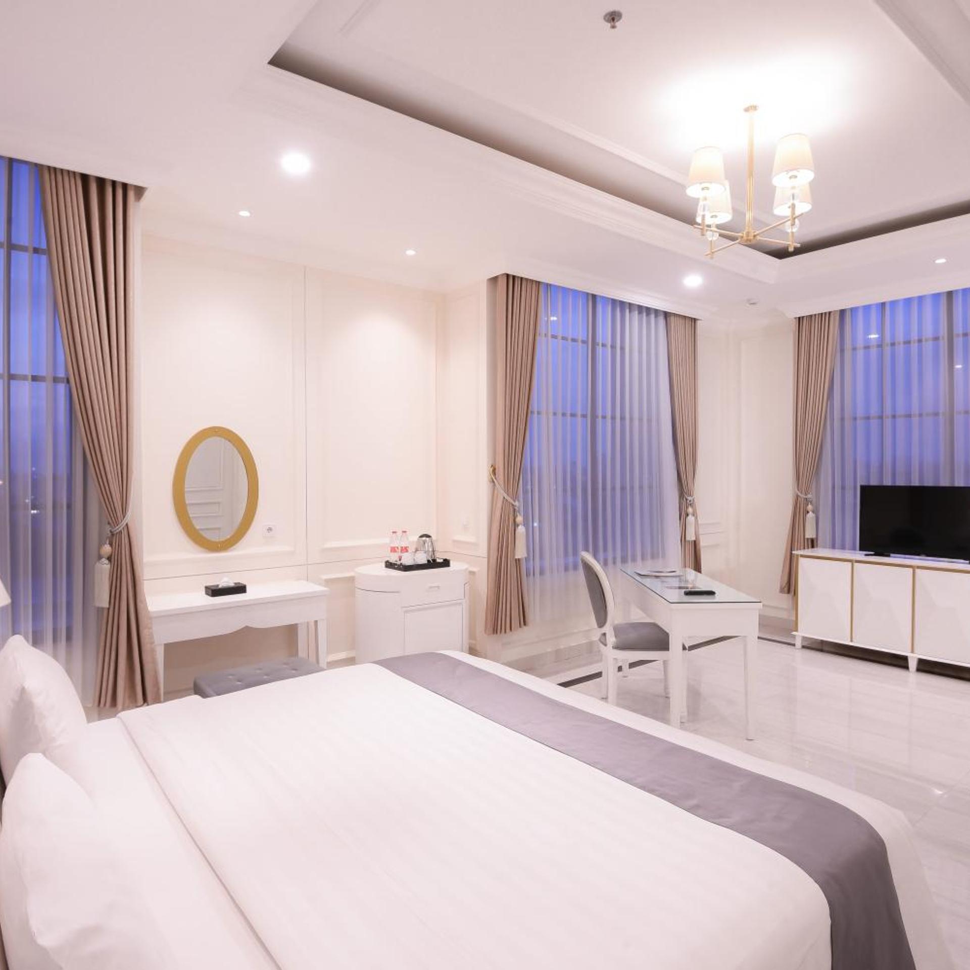 Grand, Deluxe, Double Bed