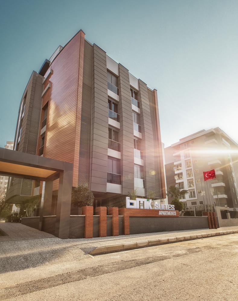 Bmk Suites And Apartments 4/50