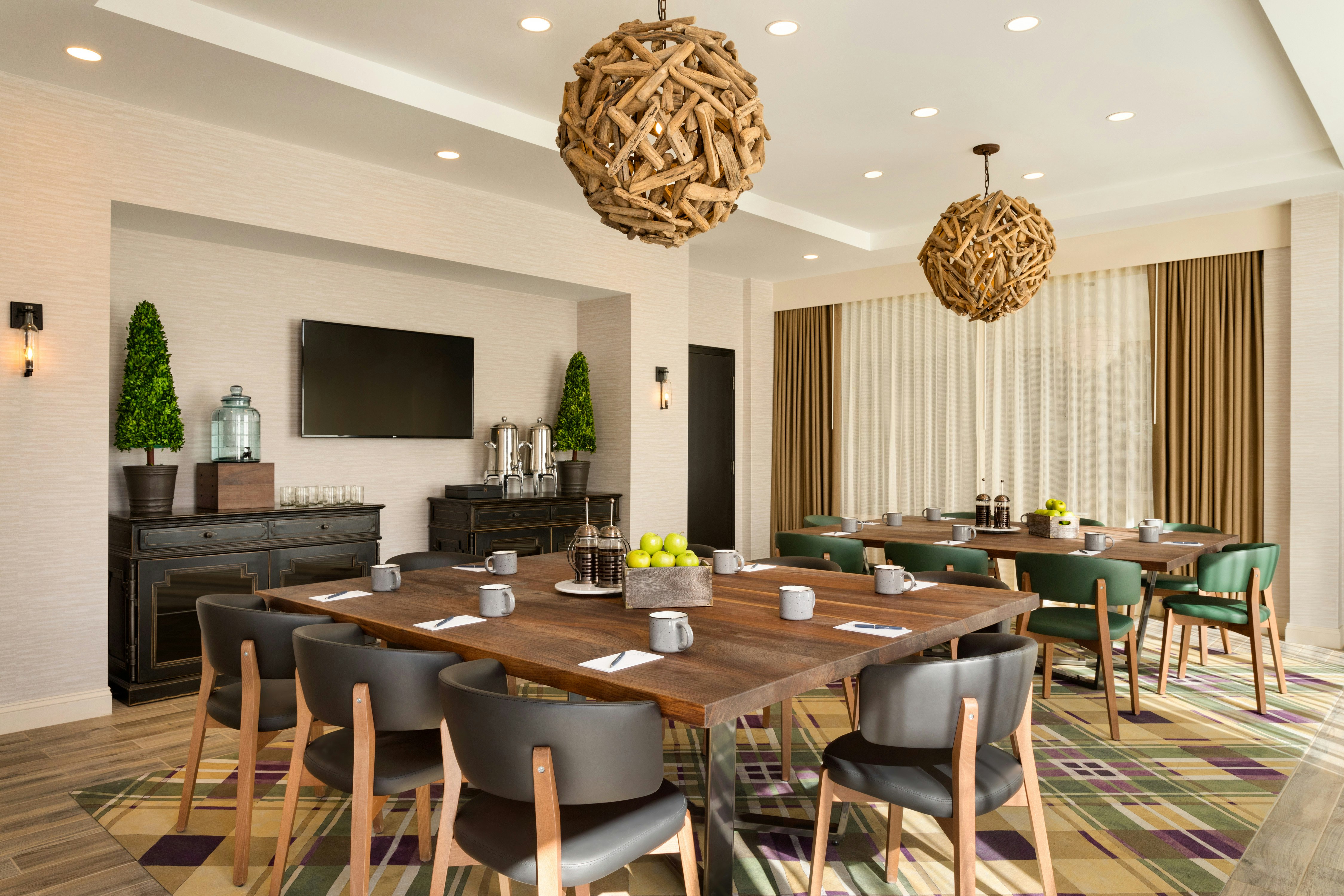 Hotel Saranac Curio Collection By Hilton 59/63