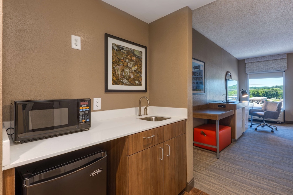 Hampton Inn Wilkesboro 9/50