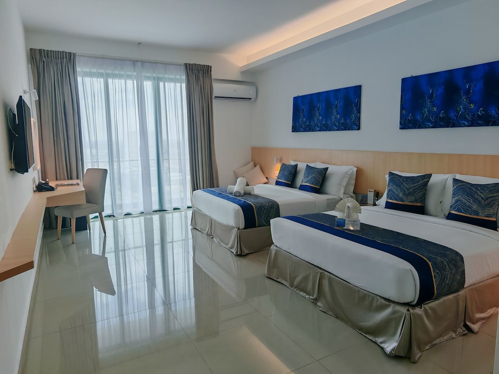 Swan Garden Resort Hotel 10/36