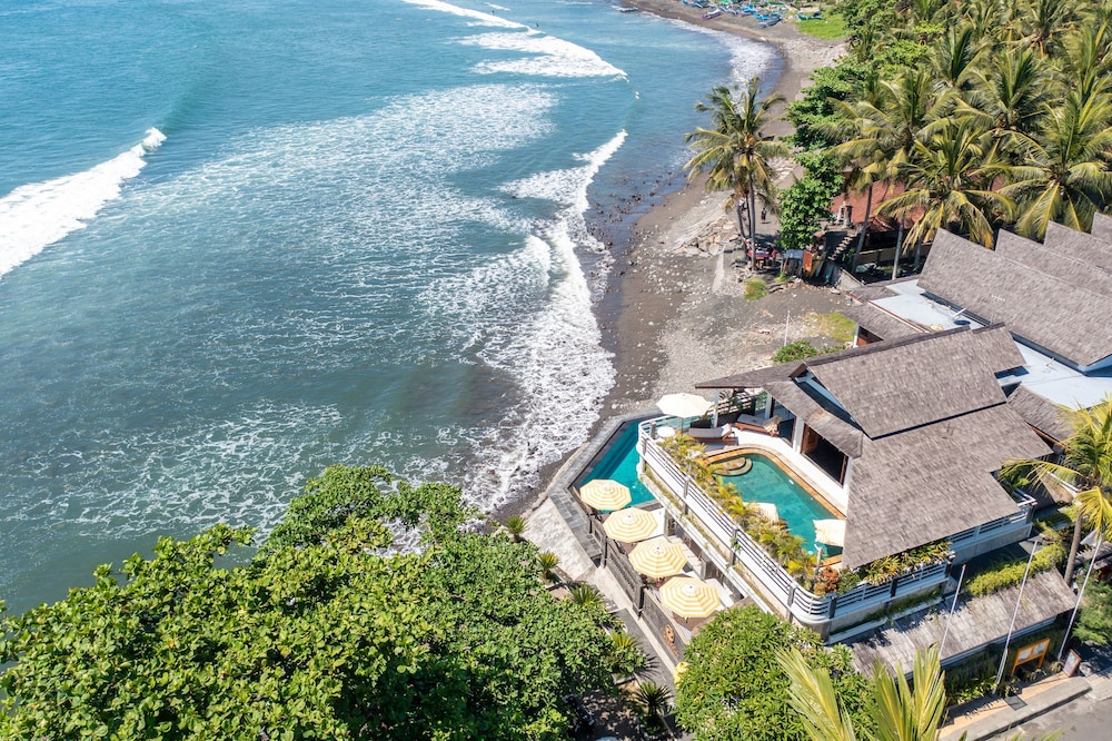 Bombora Medewi Wavelodge 63/66