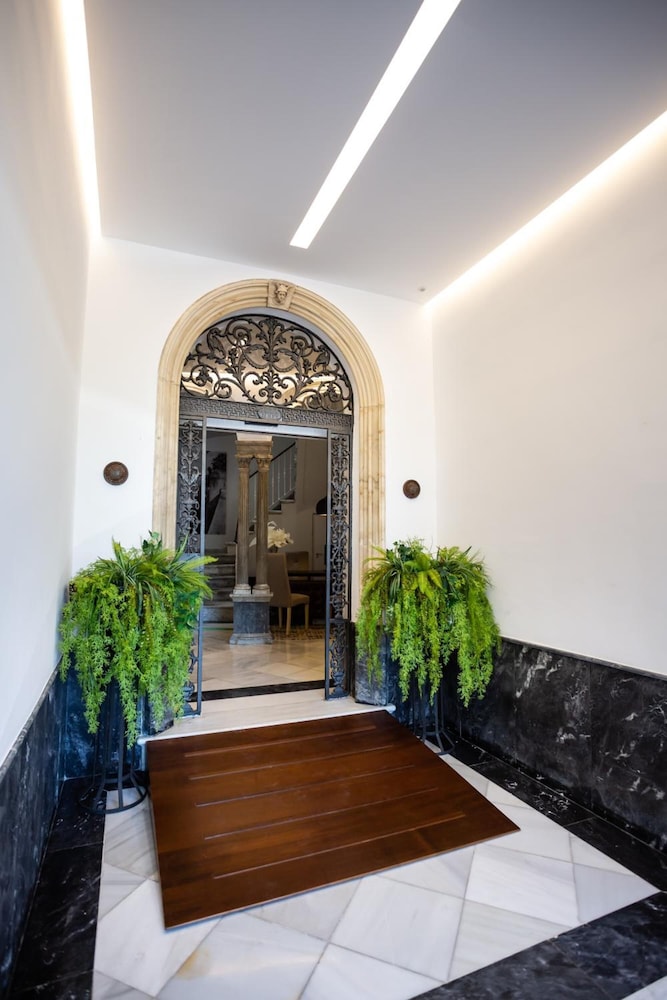 Plazuela del Carbon Suites 8/57