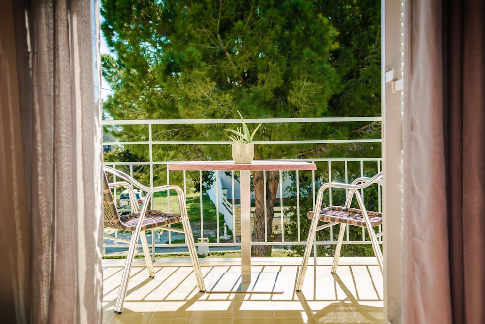 Three Seasons Resort 30/58