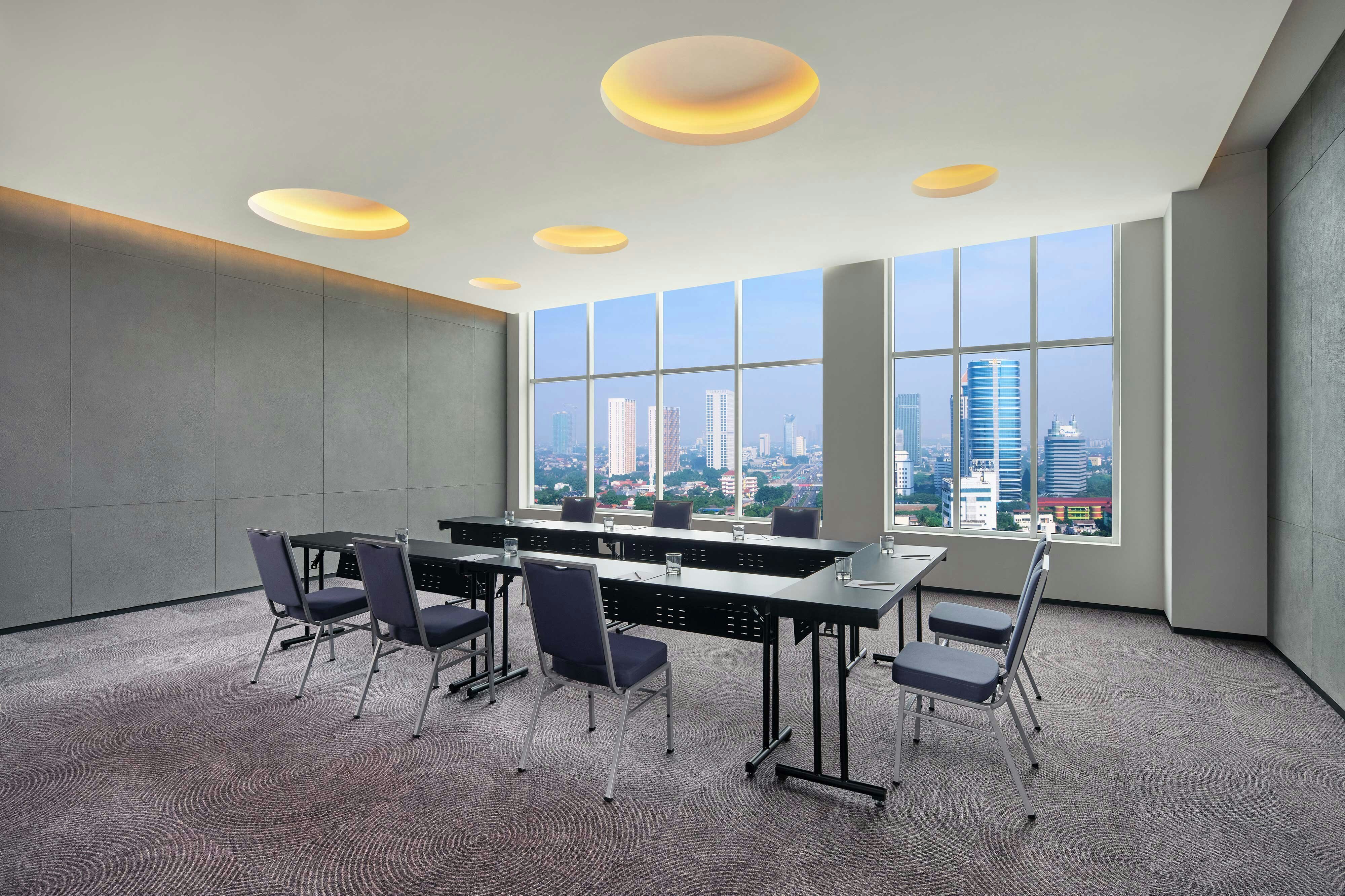 Aloft South Jakarta 42/46