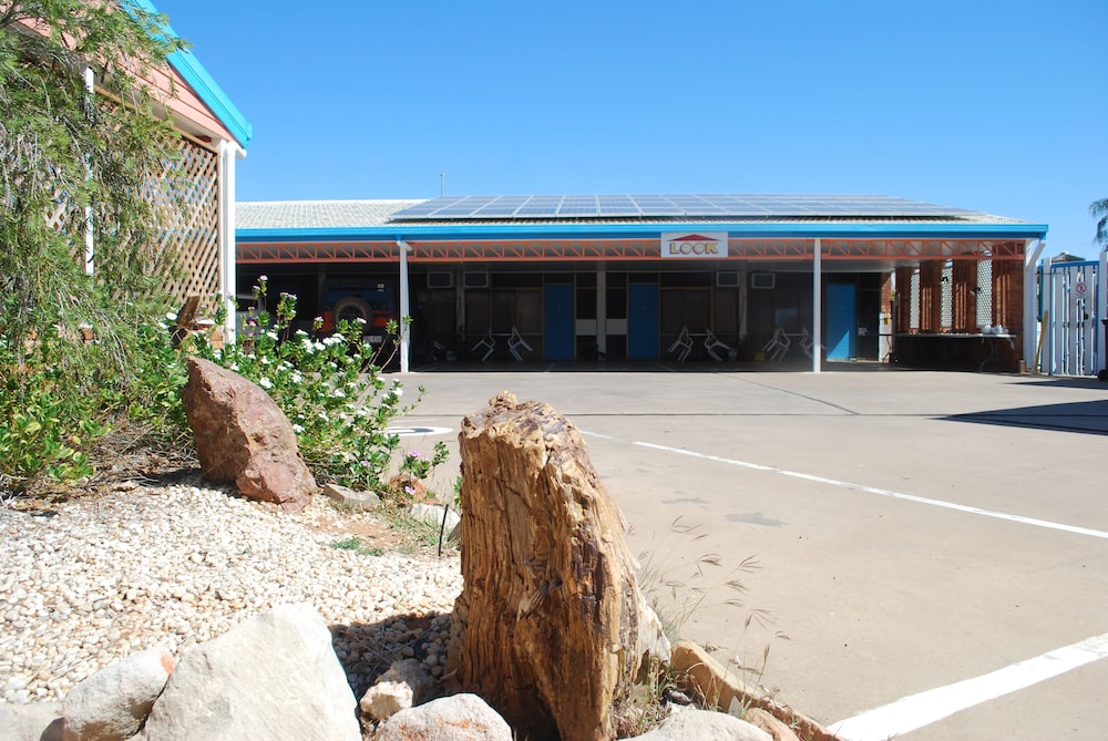 Abajaz Motor Inn 7/52