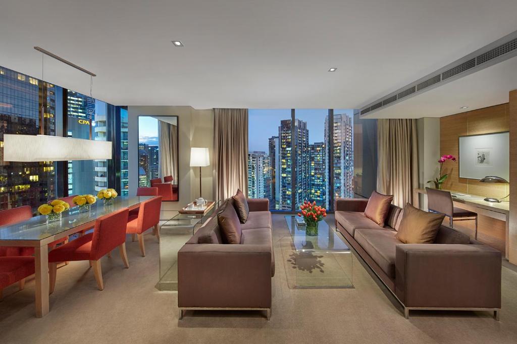 Crown Promenade Melbourne 12/17