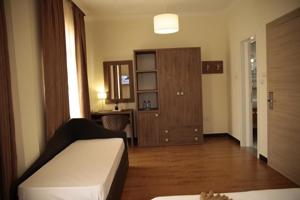 Venetian Hotel 33/50