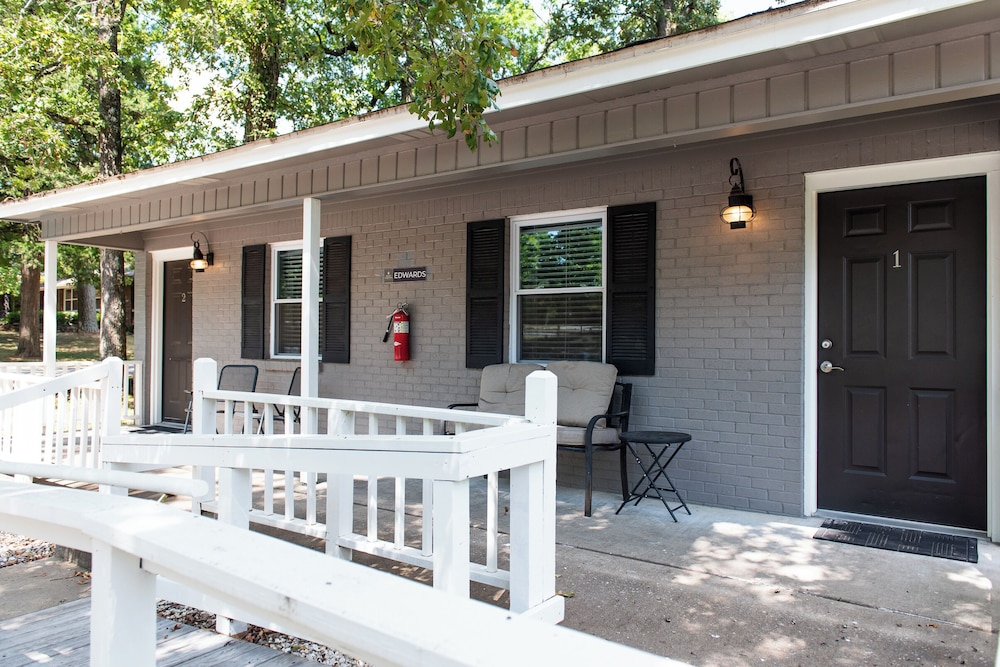 Mount Sequoyah Center 2/50