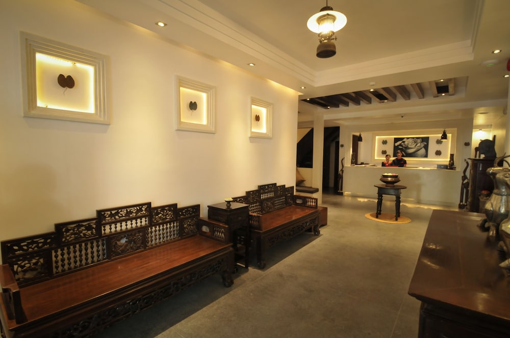 La Rose Suites 31/50