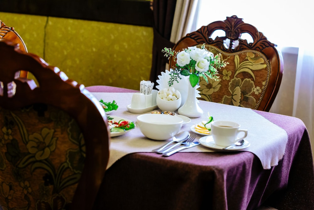 Grand Hotel 36/63