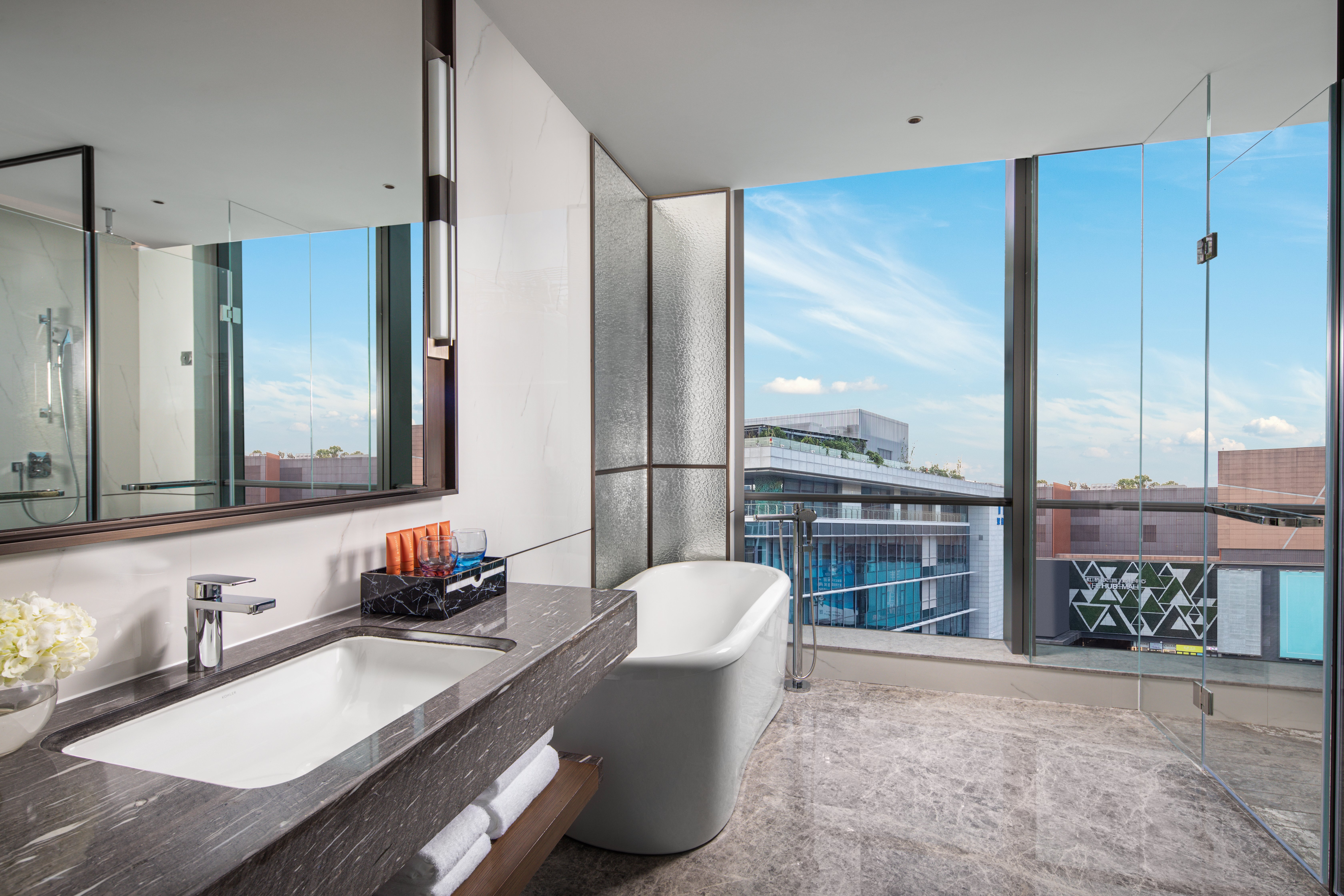 Crowne Plaza Shanghai Hongqiao 48/50