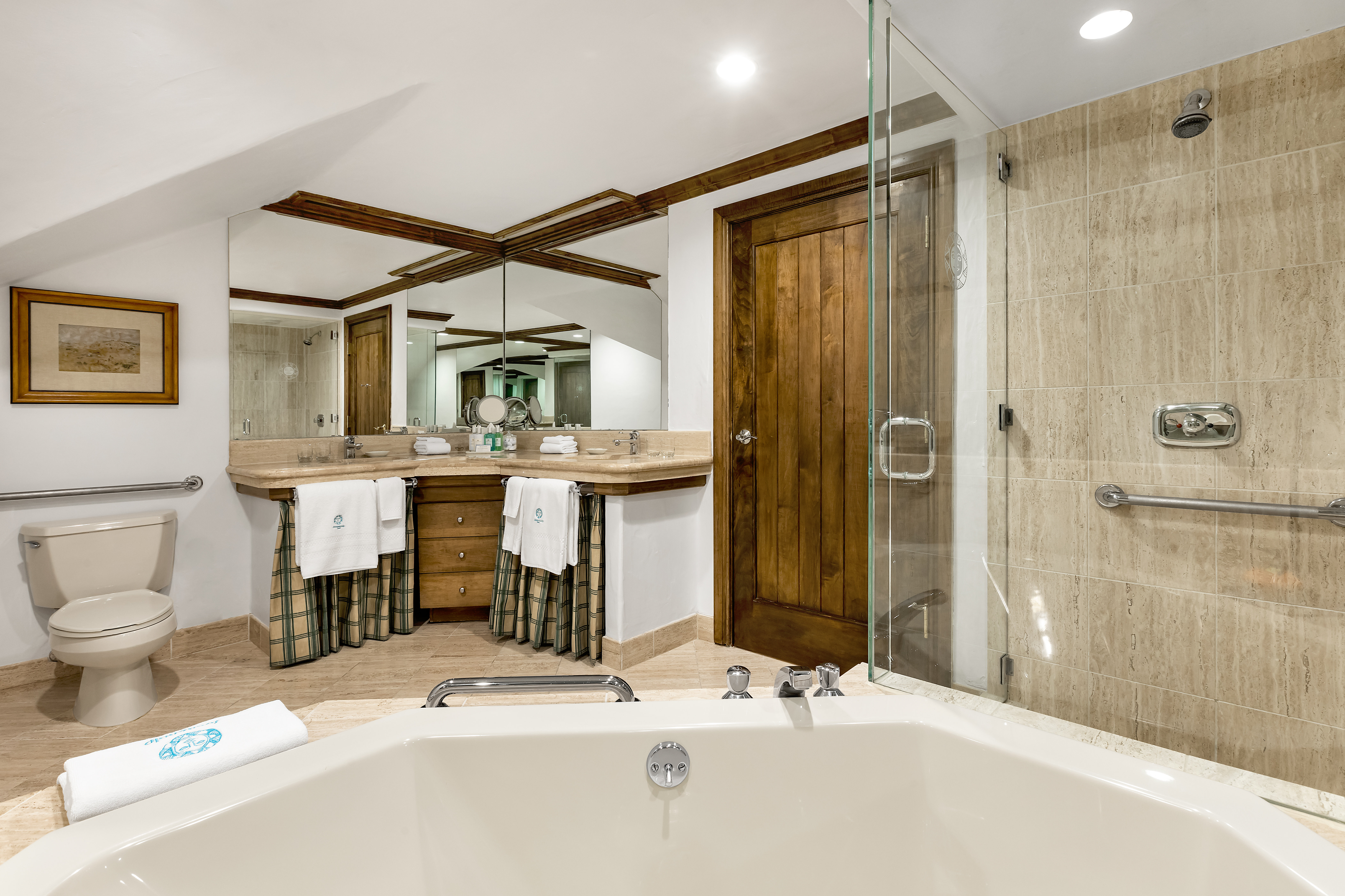 Blue Spruce, Junior Suite, King Bed, Accessible