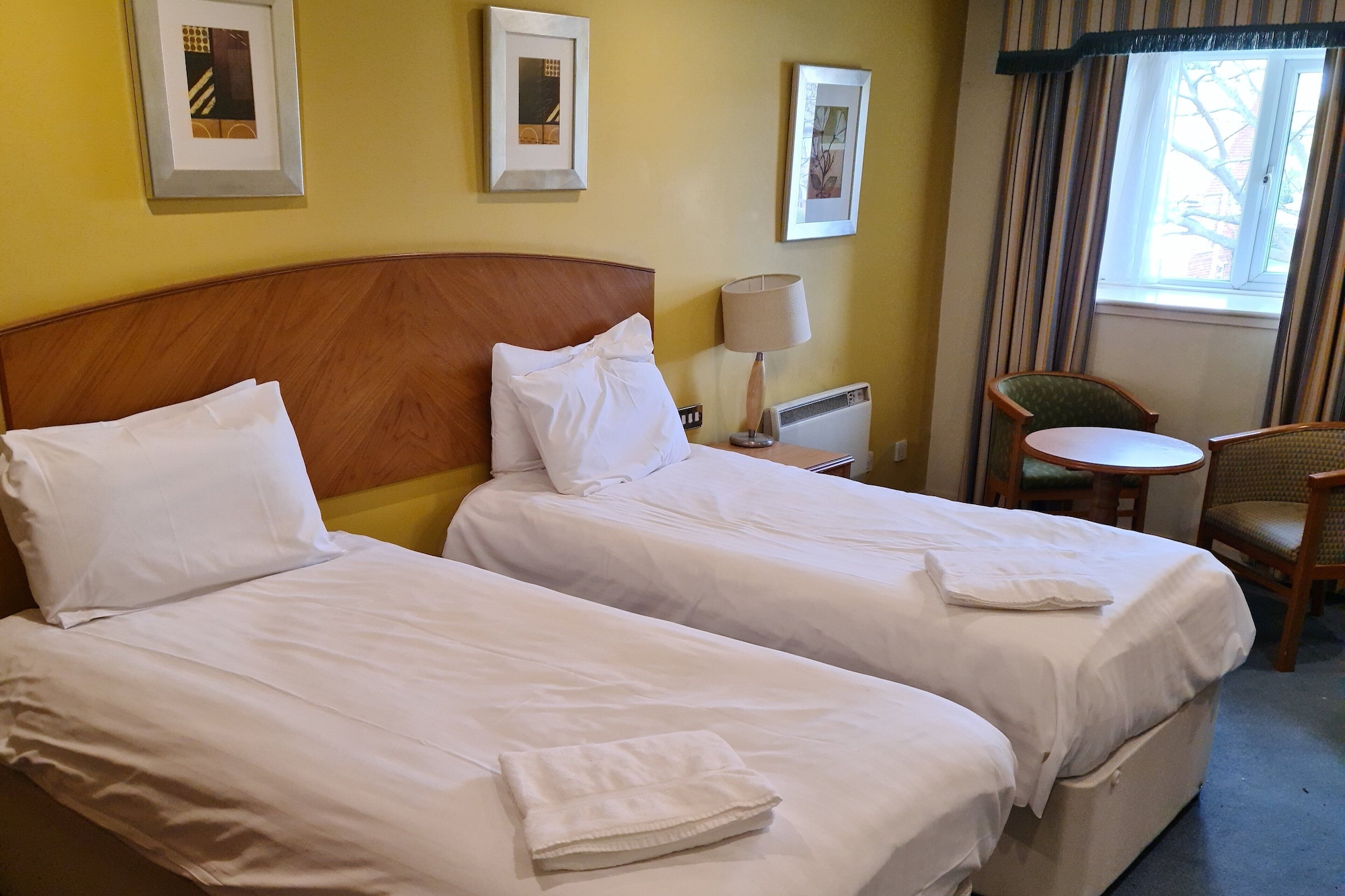 Superior, Twin Beds