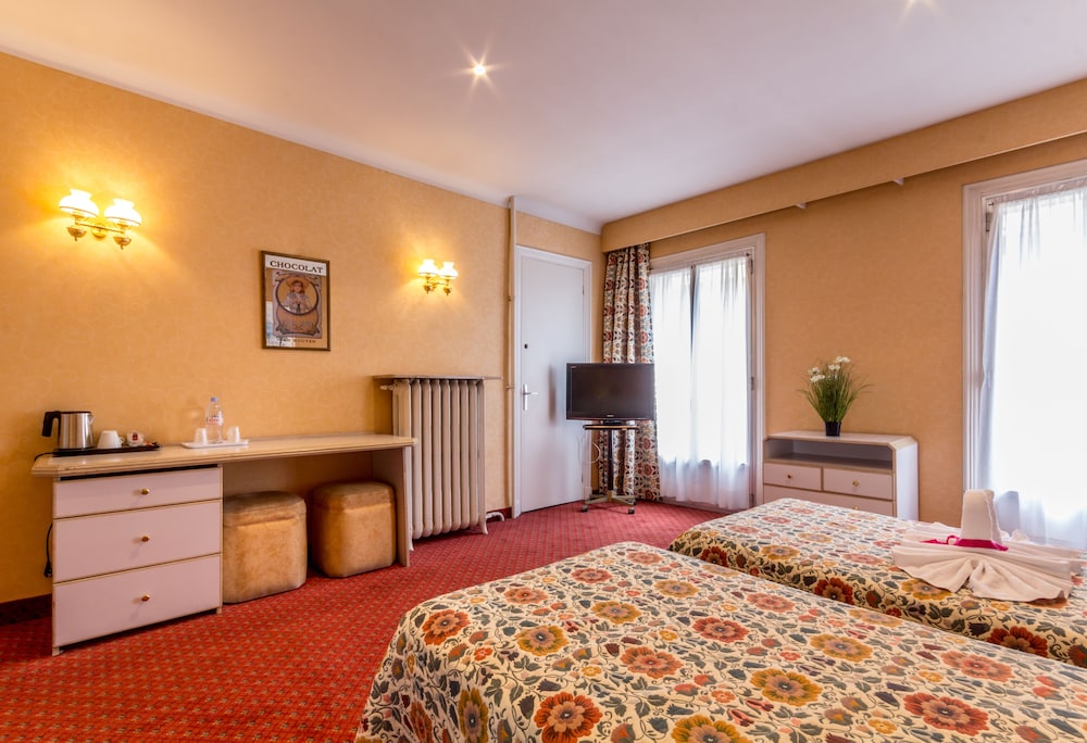 Hotel Busby 13/76