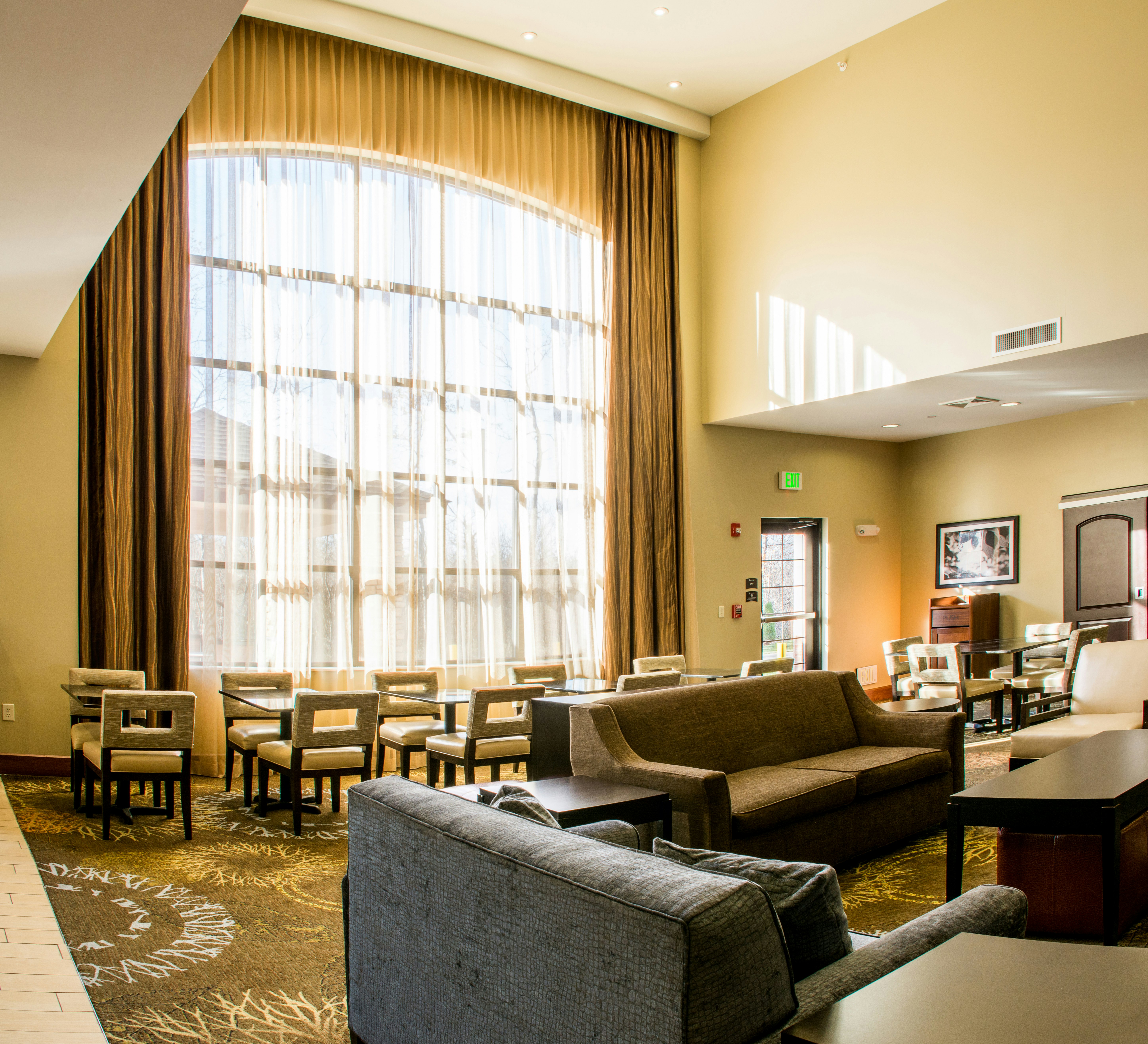 Staybridge Suites Schererville 23/55