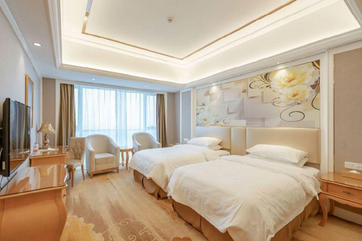 Vienna International Hotel (Hangzhou Xiaoshan Airport Yaqian) 17/34