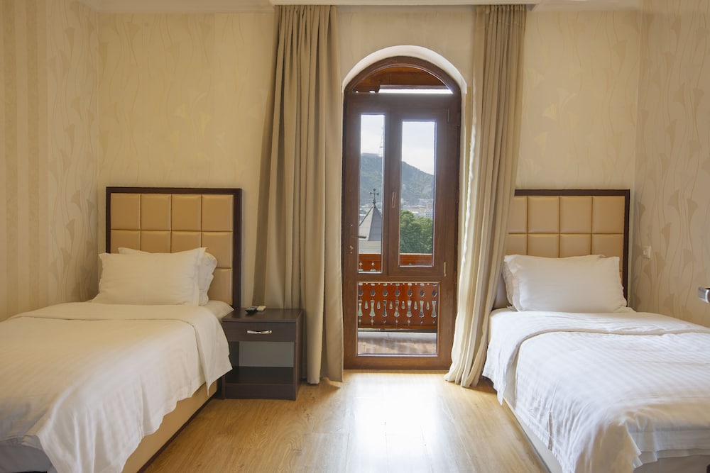 STANDARD, TWIN BEDS