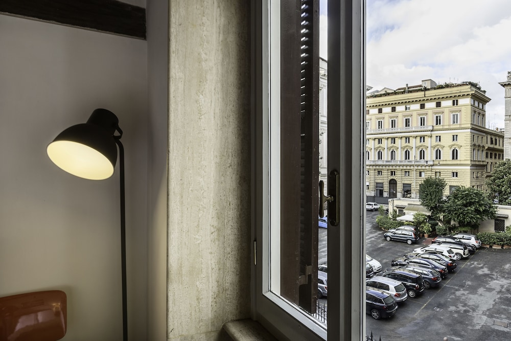 Luxury Flat in the Center of Rome 1/17