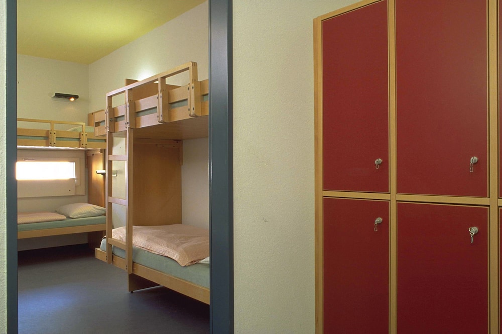 Zurich Youth Hostel 18/61
