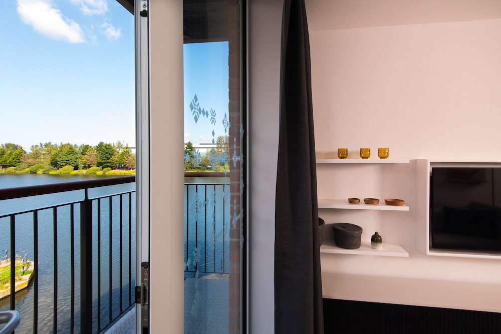 STAYBRIDGE SUITES CARDIFF 1/66