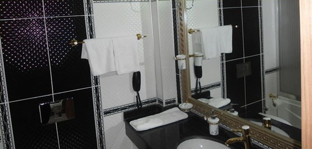 Room, Double Bed
