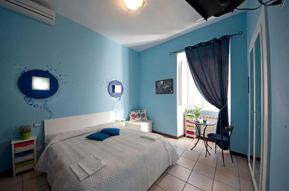 ROOM, TRIPLE