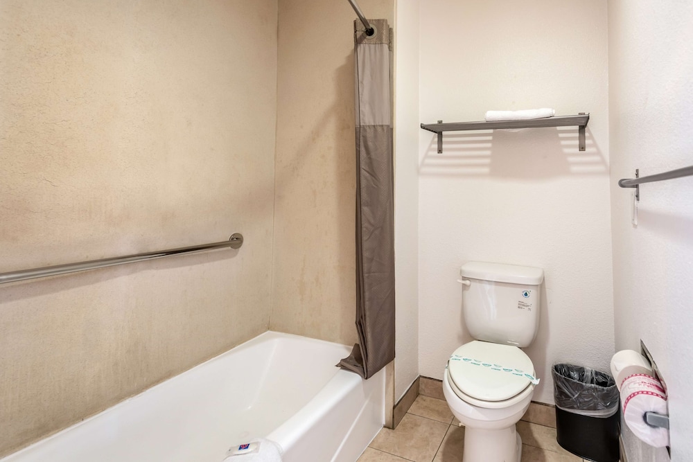 Motel6 Gardena, CA - South 24/25