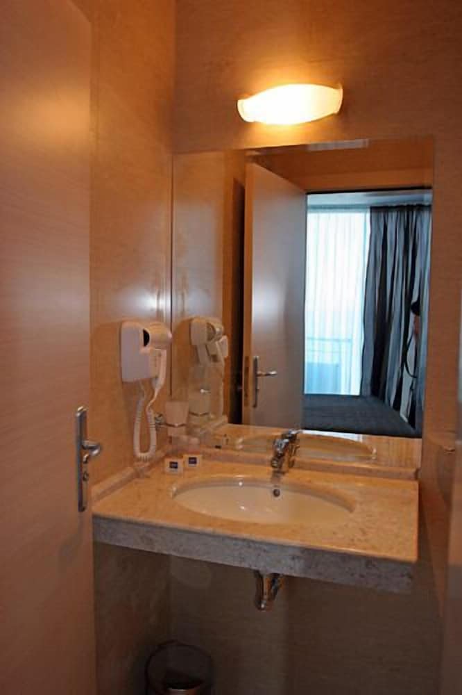 Hotel Sunny Bay 49/51